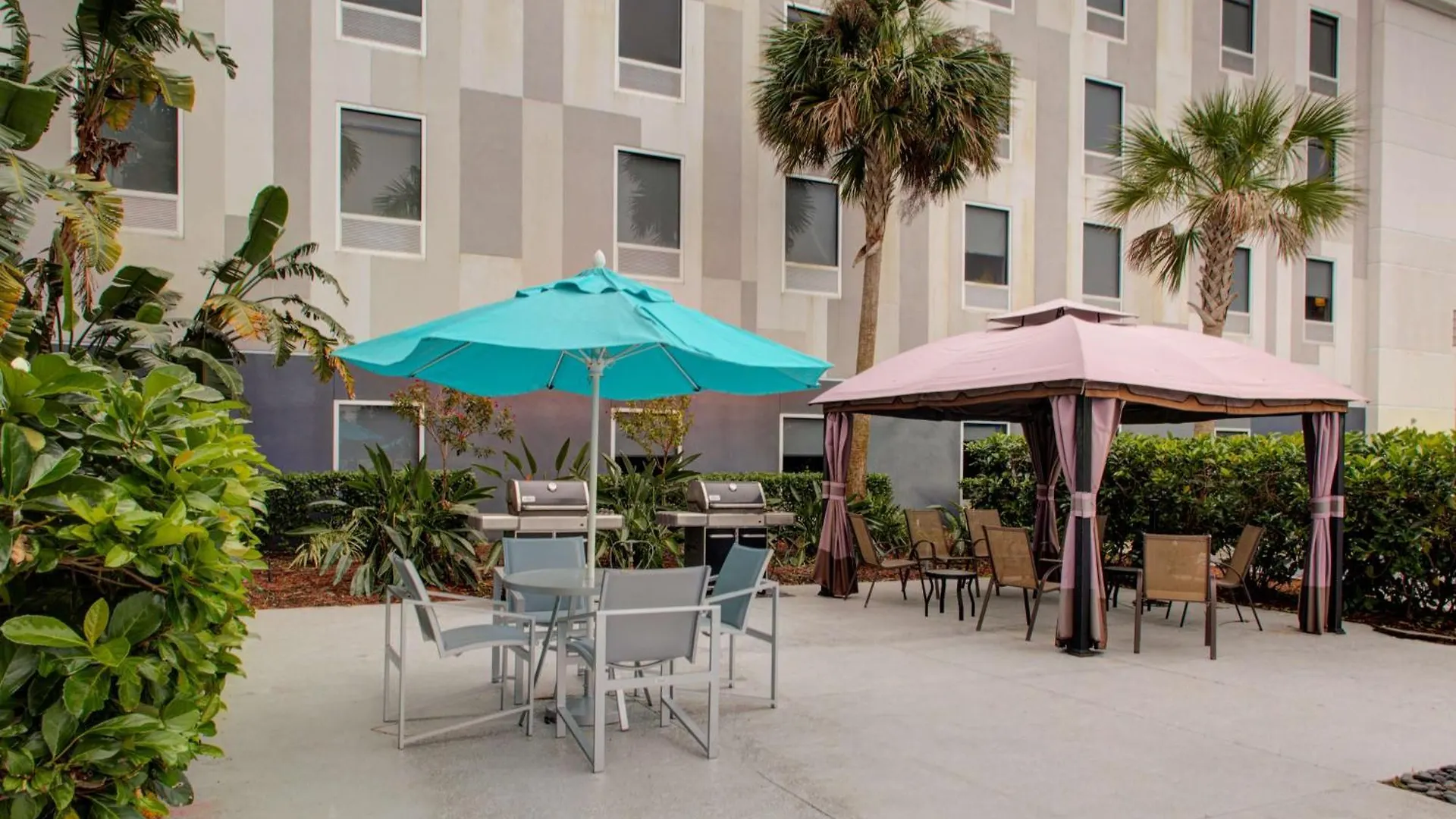 Hampton Inn & Suites Sarasota / Bradenton - Airport 3*,
